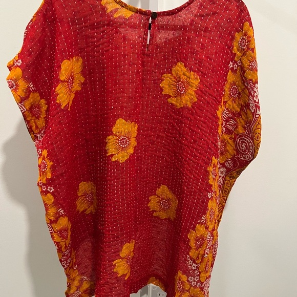 KANTHA Red and Yellow Floral Top P2P 29’ NWOT - Picture 2 of 2